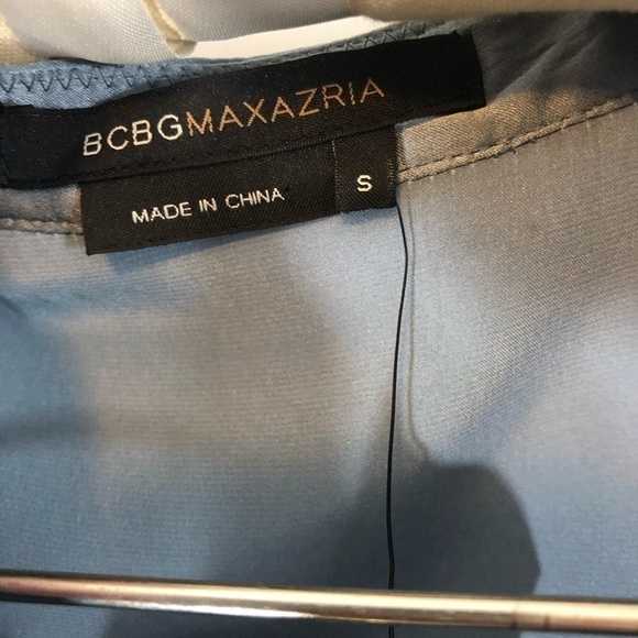 BCBG MaxAzria woven top 100% silk NWT - Blue Grey - Picture 3 of 4